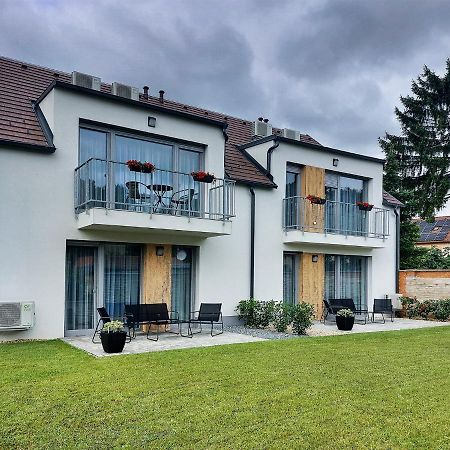 Linden Apartman 107 Glamour (Adults Only) Mosonmagyaróvár エクステリア 写真