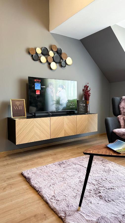 Linden Apartman 107 Glamour (Adults Only) Mosonmagyaróvár エクステリア 写真