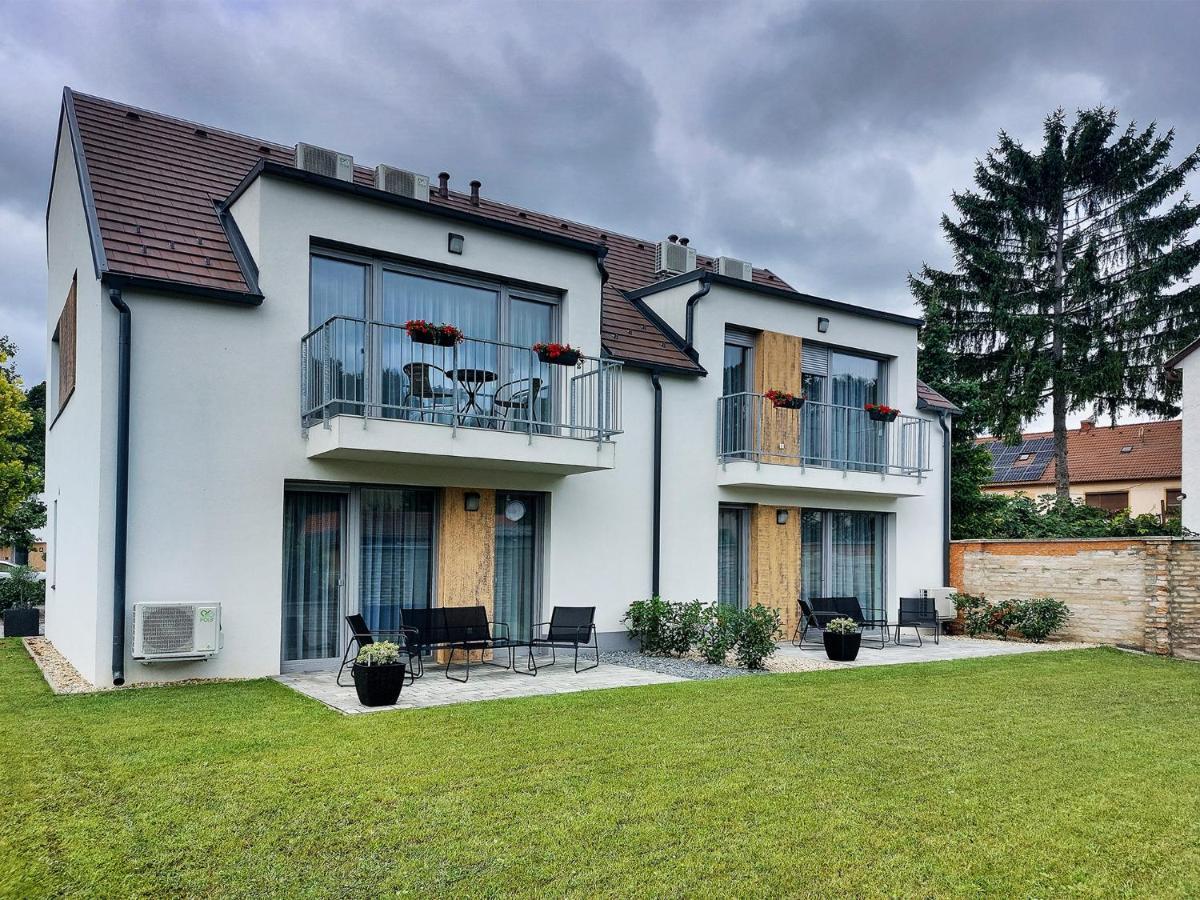 Linden Apartman 107 Glamour (Adults Only) Mosonmagyaróvár エクステリア 写真
