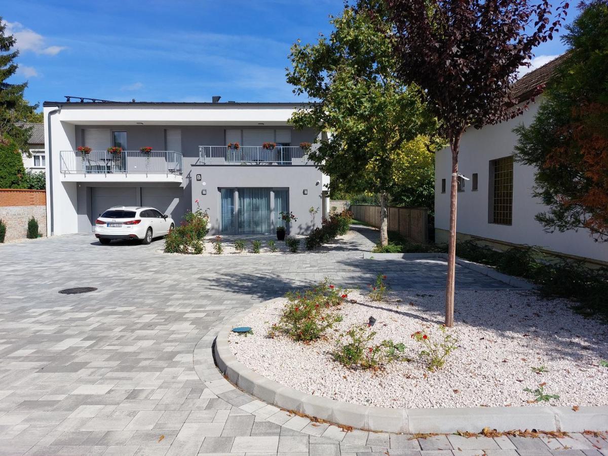Linden Apartman 107 Glamour (Adults Only) Mosonmagyaróvár エクステリア 写真